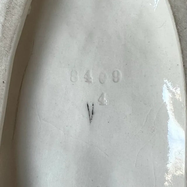 White Vintage Porcelain English Setter Hunting Dog Figurine For Sale - Image 8 of 9