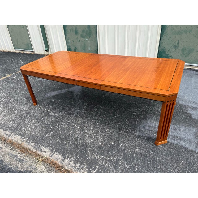 A beautiful modern Arts and Crafts style dining table from renowned furniture maker Stickley’s “21st Century Collection”....