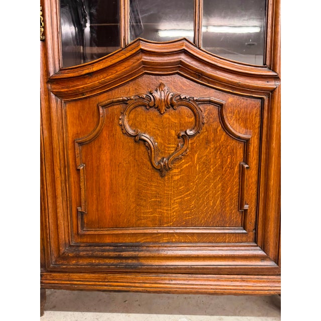Late 19th Century Louis XV Style French Oak Bookcase With Glazed Glass Door, Circa 1860 For Sale - Image 15 of 18