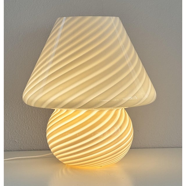 Glass Large Murano Mushroom Table Lamp in Soft Yellow Swirl Glass, 1970s For Sale - Image 7 of 16