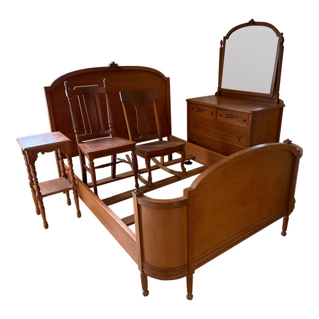1920s Colonial Revival 5 Piece Vintage Maple Bedroom Set (Full Bed) For Sale
