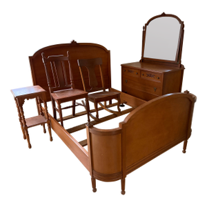 1920s Colonial Revival 5 Piece Vintage Maple Bedroom Set (Full Bed)
