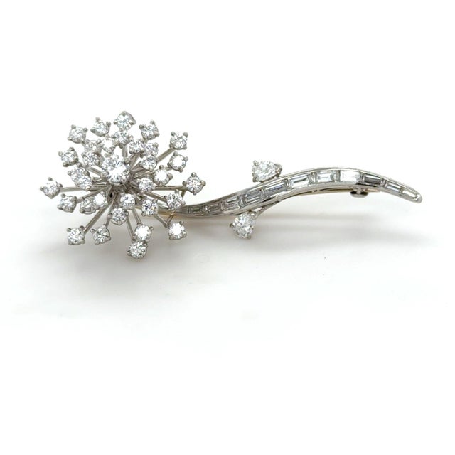1960s Attributed to Oscar Heyman, Vintage Platinum and Diamond Flower Brooch For Sale - Image 4 of 7