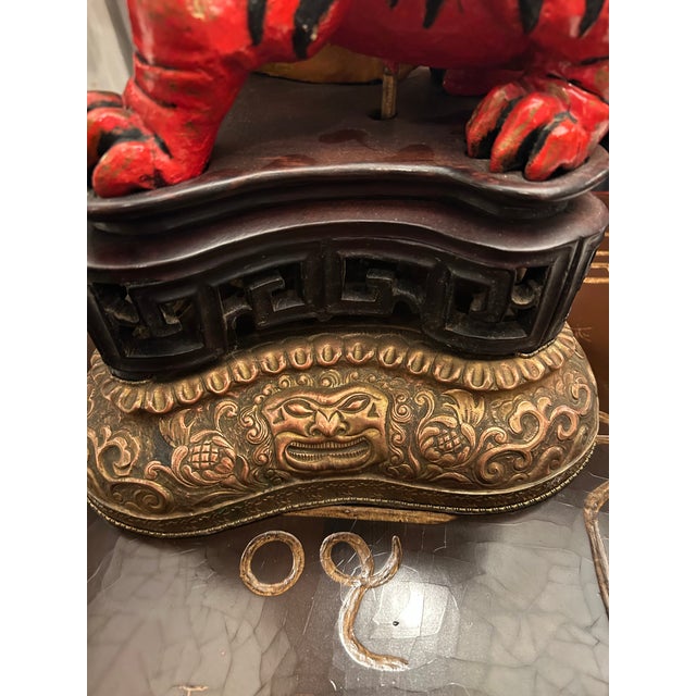 1920s Lacquered Carved Wood Foo Dog Table Lamps- a Pair For Sale - Image 4 of 14