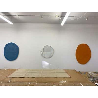 Textile Round cut-out painting oil and wax on canvas mounted on wood, modern "Dove" 2023 For Sale - Image 7 of 7