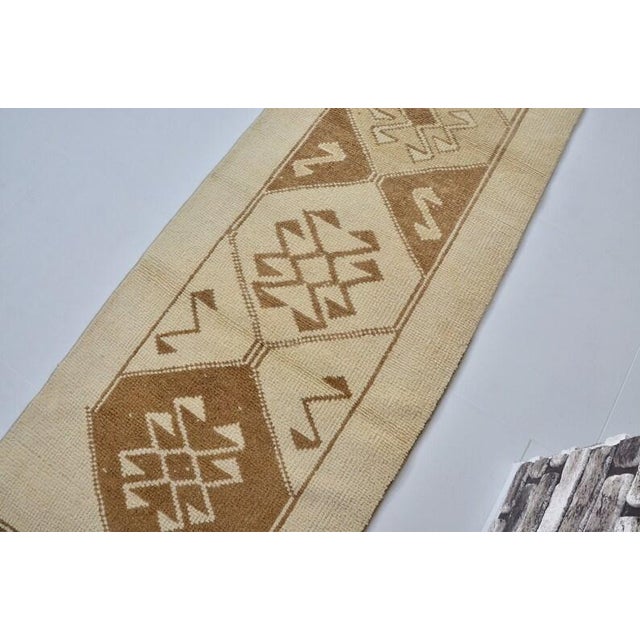 1950s 1950s Anatolian Wool Neutral Geometric Runner For Sale - Image 5 of 10