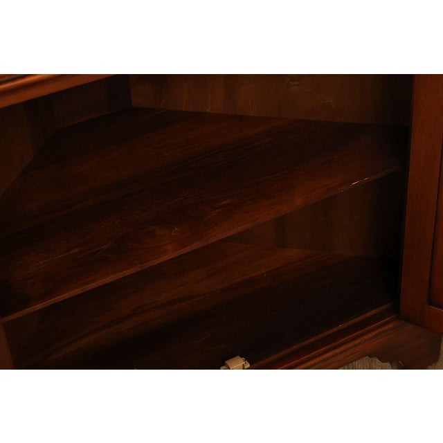 Mid 20th Century Henkel Harris Solid Mahogany Federal Style Corner Cabinet For Sale - Image 5 of 18