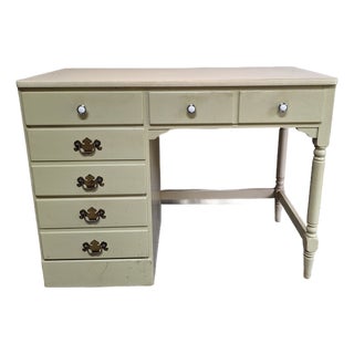 1960s Ethan Allen American Carved Solid Maple Desk For Sale
