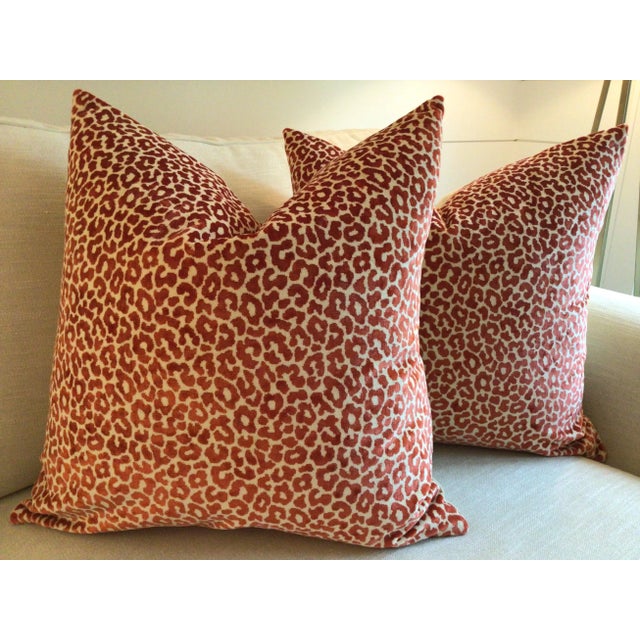 From Timothy Corrigan for Schumacher comes this high-end velvet with such a lustrous nap that it was difficult to...