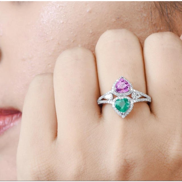 Pink Natural 0.79 cts Zambian emerald and 0.99 cts sapphire ring 18k gold For Sale - Image 8 of 18