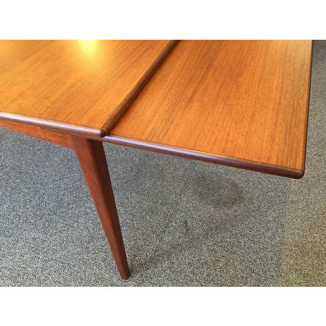 Brown Mid Century Modern Extending Teak Dining Table c.1960 For Sale - Image 8 of 11