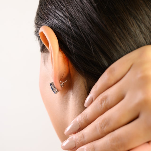 A Pair of Silver Sapphire & Diamond Cluster Stud Earrings by Carat&her For Sale - Image 6 of 9