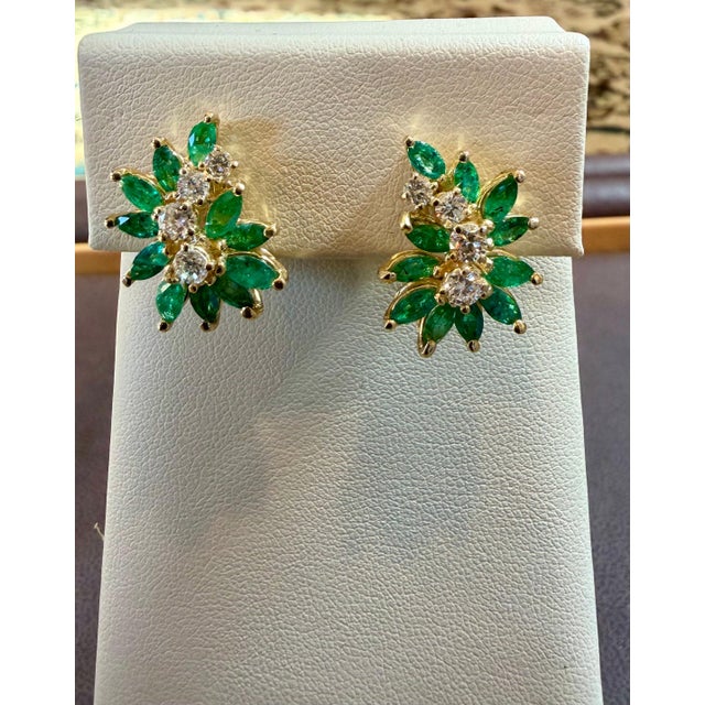 Contemporary 2.3Ct Natural Brazilin Marquise Emerald & 0.80 Ct Diamond Clip on Earring 18 KYG For Sale - Image 3 of 18