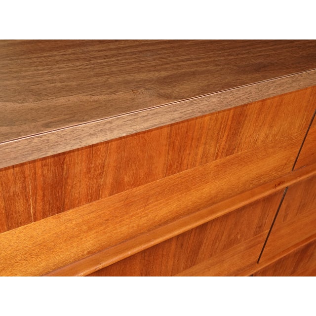 Brown Vintage Mid Century Modern Dresser & Tallboy Dresser & Nightstand Bedroom Furn. For Sale - Image 8 of 12