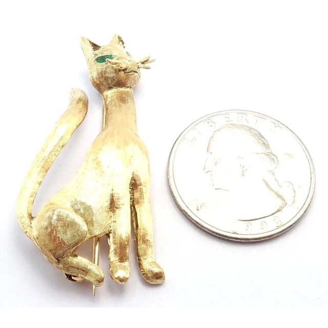 Mid 20th Century Mid 20th Century Tiffany & Co. Yellow Gold Emerald Cat Pin Brooch For Sale - Image 5 of 11
