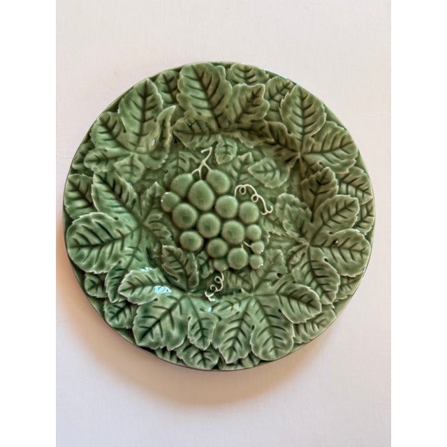 Pretty set of plates with a fruit motif. Versatile set of 6 plates - these could be used for salad, lunch, brunch or...