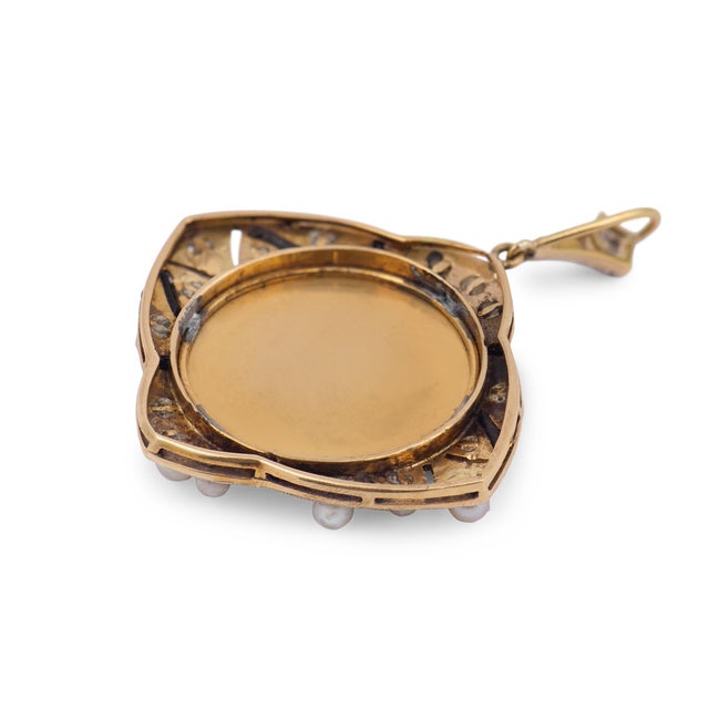 Late 19th Century Victorian Pearl 18k Yellow Gold Enamel Pendant For Sale In Los Angeles - Image 6 of 6