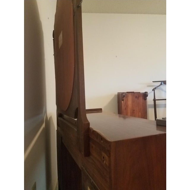 1940s Traditional Walnut Vanity Davis Cabinet Co. With Mirror For Sale - Image 9 of 13