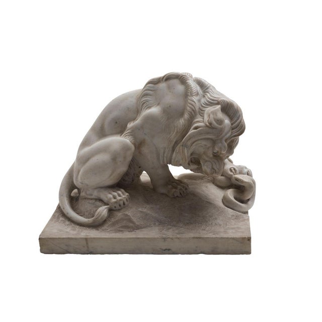Late-19th Century French School Marble Lions, Set of 2 For Sale - Image 5 of 6