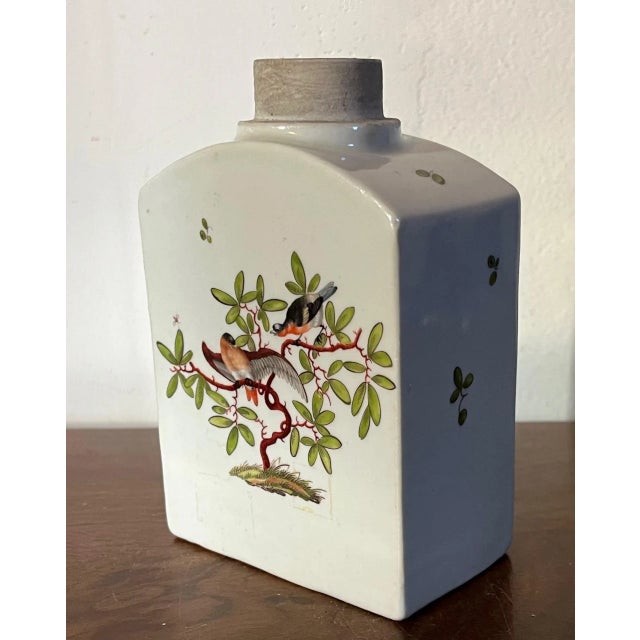 18th Century Antique 18th Century Swiss Zurich Porcelain Tea Caddy Painted With Birds For Sale - Image 5 of 7