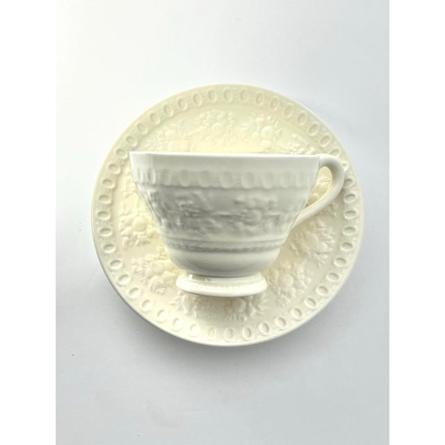 1950s English Wedgwood “Wellesley” Ceramic Tea Cups & Saucers - Set of 6 For Sale In Dallas - Image 6 of 9
