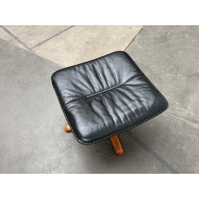 Mid-Century Modern Danish Reclining Ottoman in Teak and Leather from Berg Furniture, 1960s For Sale - Image 4 of 18