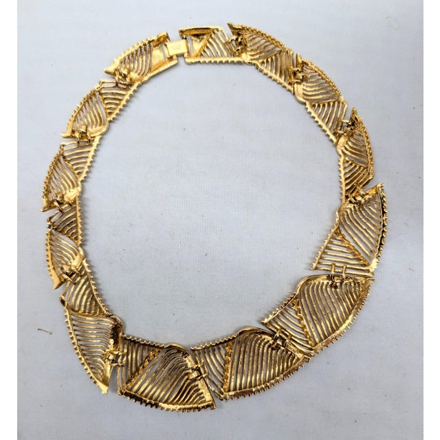 Vintage Signed Napier Goldtone Openwork Wavy Link Collar Necklace For Sale - Image 15 of 16