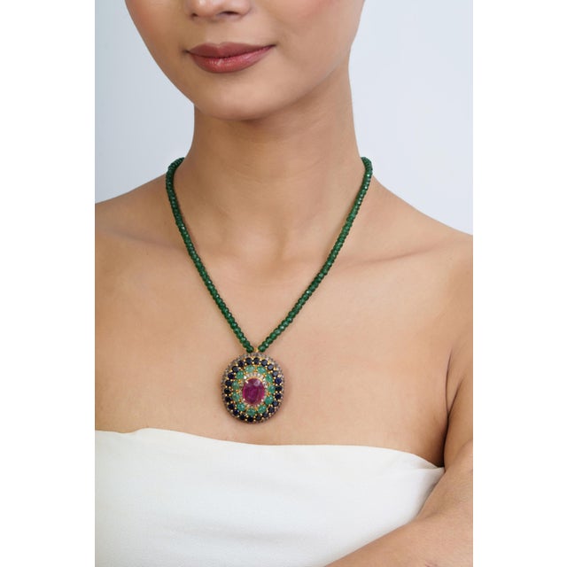 Estate 60 Ct Natural Green Onyx Beads Single Strand Necklace With Silver Clasp, 16 Inch For Sale - Image 6 of 15