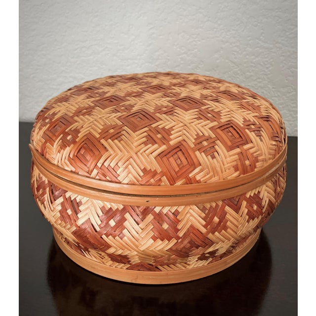 Rustic Circa 1970 Nicely-Sized Lidded Round Rattan Sewing / Whatnot Basket Box For Sale - Image 3 of 17