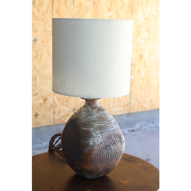 Mid-Century Modern Studio Pottery Lamp, California, 1960s For Sale - Image 3 of 11