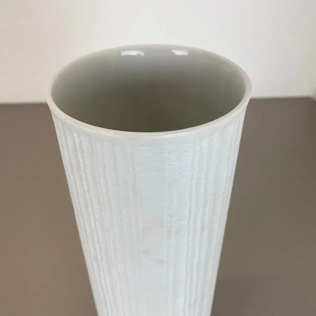 Large OP Art Vase by Heinrich Fuchs for Hutschenreuther, Germany, 1970s For Sale - Image 9 of 18
