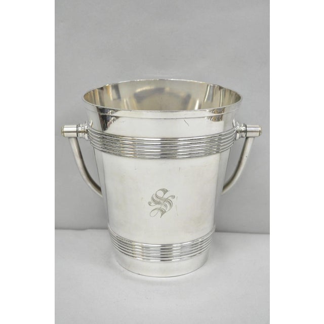 Traditional Early 20th Century International Wilcox English Regency Silver Plated Champagne Ice Bucket "S" Mono For Sale - Image 3 of 18