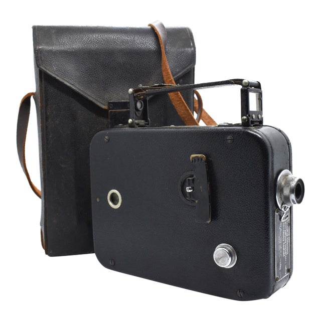 Early 20th Century Cine Kodak Eight Model 20 Roll 8mm Film Movie Camera Usa With Original Leather Carrying Case For Sale