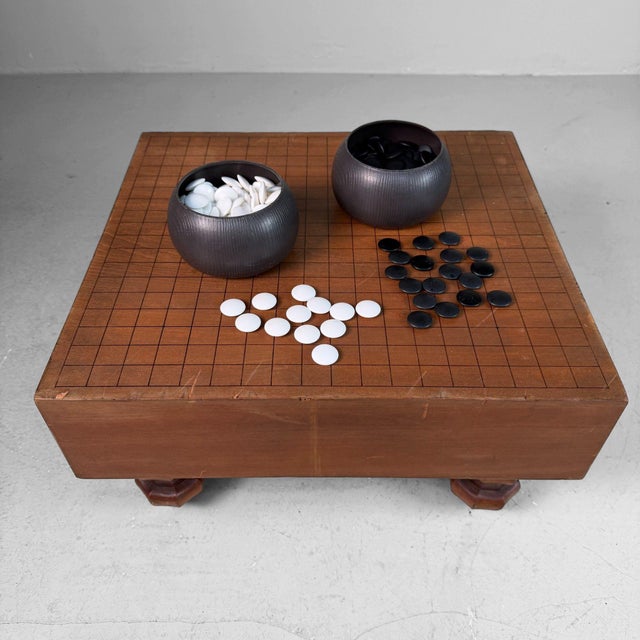 Characterful vintage Go board from Japan, crafted entirely from solid keyaki wood. Dimensions: height 24 cm, width 45 cm,...
