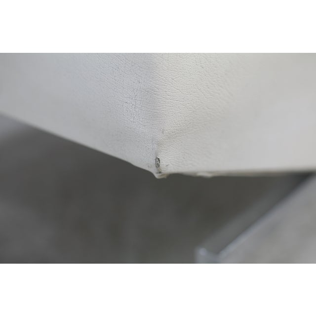 Paulin CM236 Pierre Paulin. Thonet. Circa 1960. Rare model. Vintage white imitation leather. 2 very discreet angle wear...