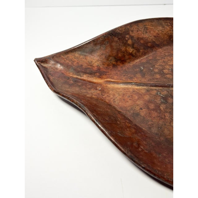 Large Aged Copper-Style Hammered Metal Fall Leaf Shaped Decor Serving Tray For Sale - Image 4 of 6