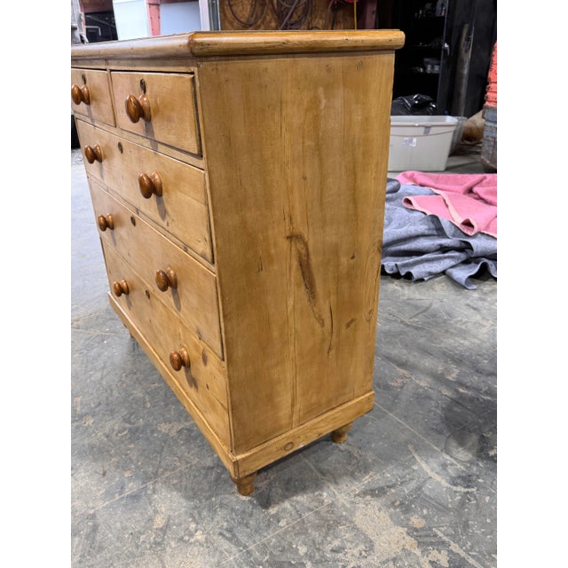 Late 19th Century 19th Century English Pine Chest of Drawers For Sale - Image 5 of 13