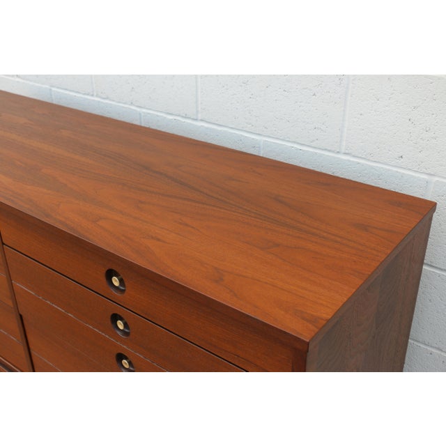 Mid-Century Modern 6-Drawer Walnut Dresser by United Furniture | Refinished Credenza, Circa 1960s For Sale - Image 15 of 18