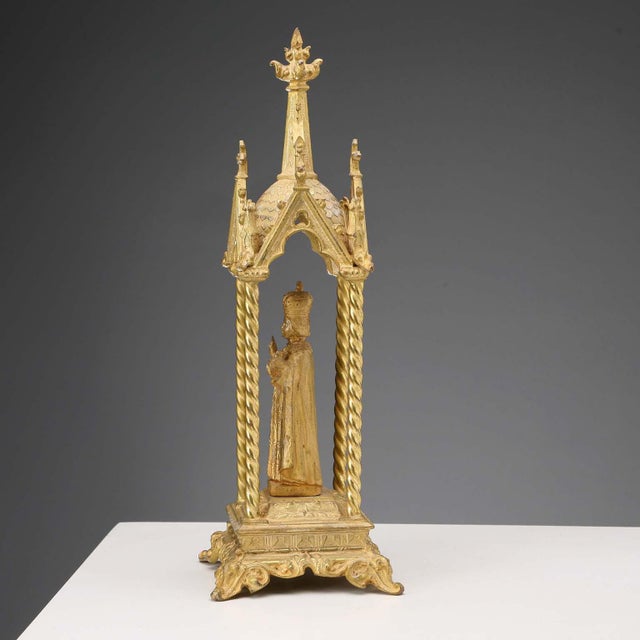 Infant Jesus of Prague and Temple in Gilt Metal For Sale - Image 6 of 10