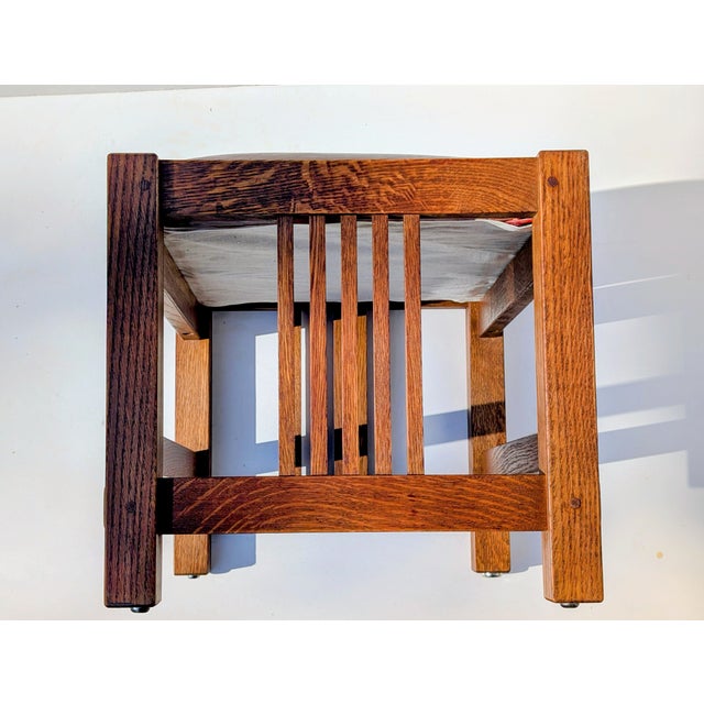 Brown 1990s Authentic Stickley Mission Oak Spindle Footstool #89-395 – April 1991 – Mint Condition For Sale - Image 8 of 10
