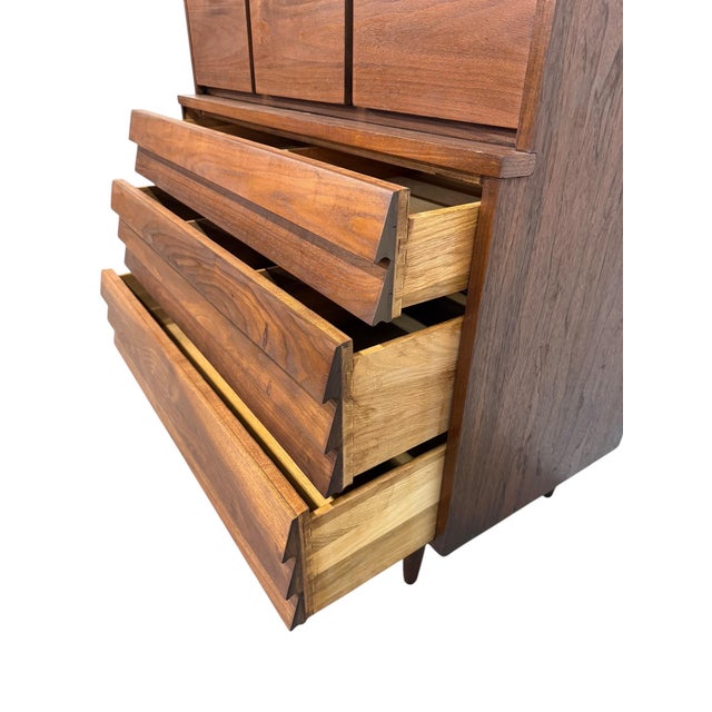 1960s Mid-Century Modern American of Martinsville Dania Walnut High Chest For Sale - Image 5 of 8