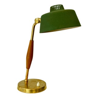 32966 Desk Lamp in Brass & Elm by Bertil Brisborg for Nordiska Kompaniet, Sweden, 1950s For Sale