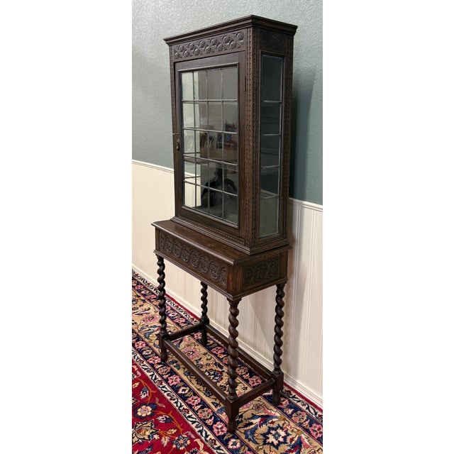Jacobean Antique English Oak Jacobean Revival Barley Twist Bookcase Display Cabinet 1900s For Sale - Image 3 of 18