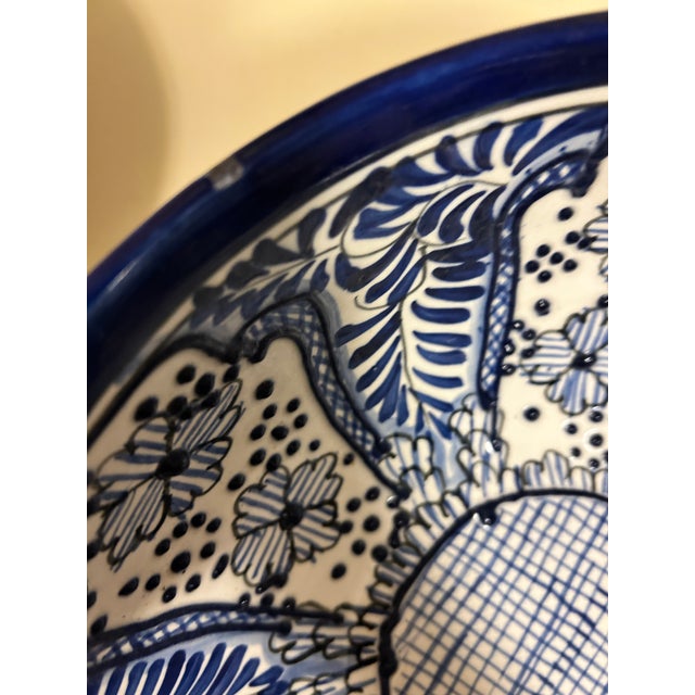 Vintage Mexican Talavera Hand-Painted Blue & White Ceramic Serving Bowl For Sale In Savannah - Image 6 of 12