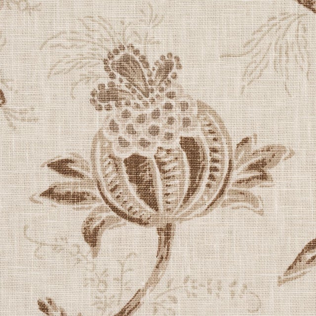 Chinoiserie Sample - Schumacher x Mark D. Sikes Chinoiserie Vine Fabric in Neutral For Sale - Image 3 of 5