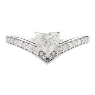 Chic Heart Cut Diamond Chevron Ring for Proposal in 18k White Gold Size 7 For Sale
