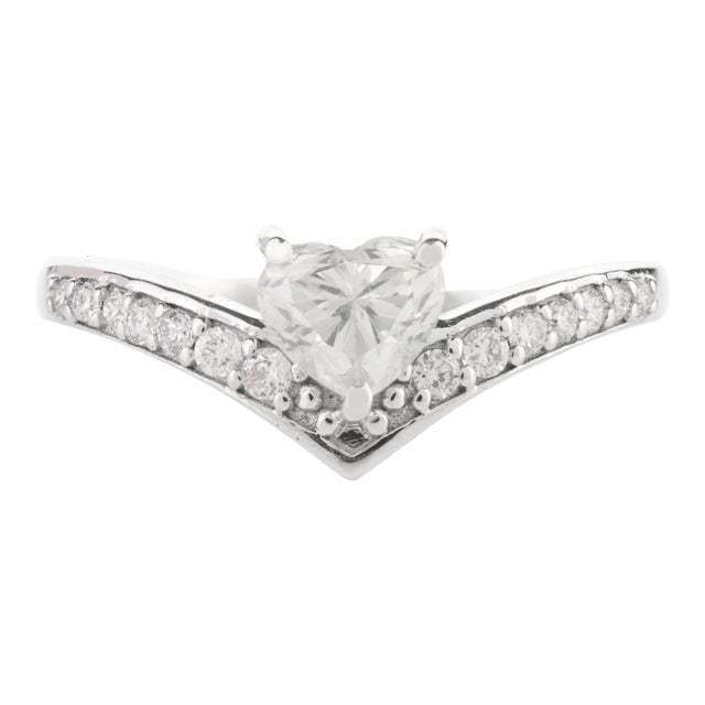 Chic Heart Cut Diamond Chevron Ring for Proposal in 18k White Gold Size 7 For Sale