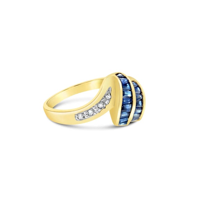 Contemporary Diamond & Sapphire Baguette Ring 1.08cttw 14K Yellow Gold, Size 7.5 For Sale - Image 3 of 3