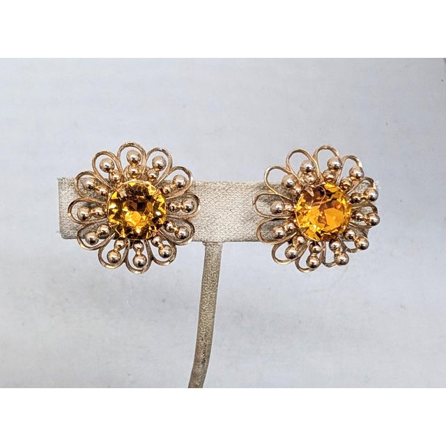 Napier Vintage 1950s Signed Napier Goldtone Faux-Citrine Flower Clip Earrings For Sale - Image 4 of 7