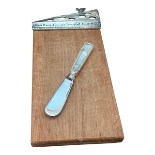 1990s Petite Wood and Pewter Cheese Board With Mouse & Cheese Knife- 2 Pieces For Sale
